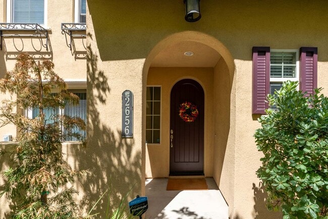 Building Photo - 3 Bedroom Townhome in the Escala Community of Mission Valley