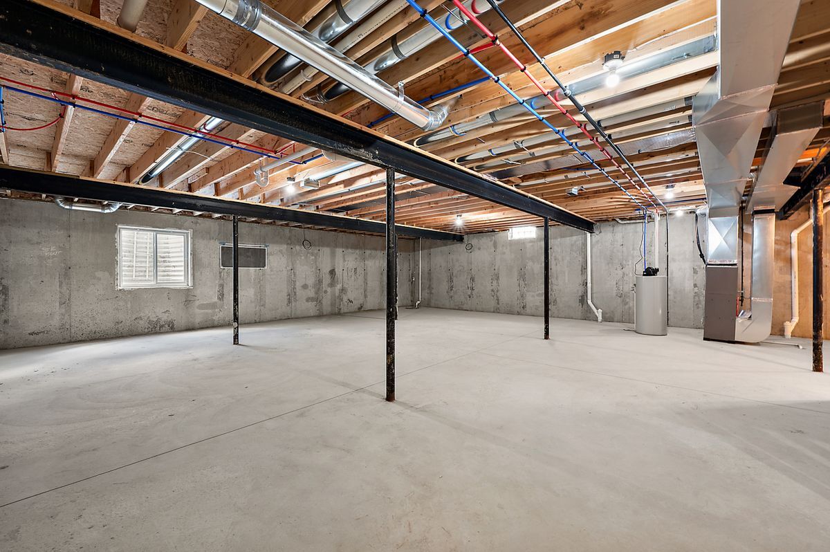 Building Photo - 5956 Willow Grove