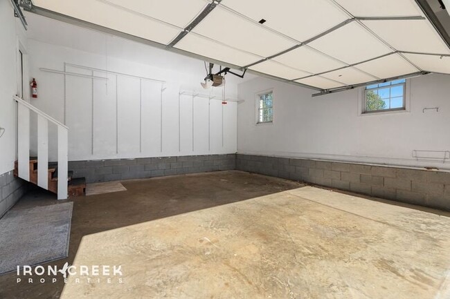 Building Photo - 49 Azalea Dr