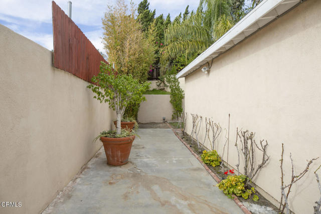 Building Photo - 11817 Jouett St