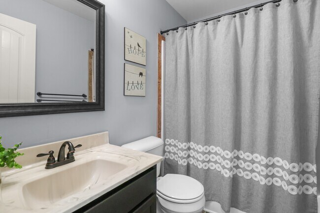 Building Photo - 773 Banister Dr