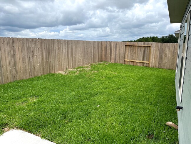 Building Photo - 25456 Northpark Lake Dr
