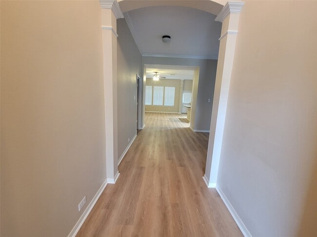 Building Photo - 15126 Summer Sunset Dr