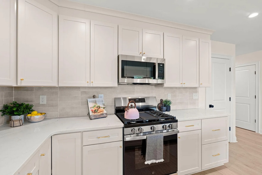 Building Photo - 929 Battery Ave