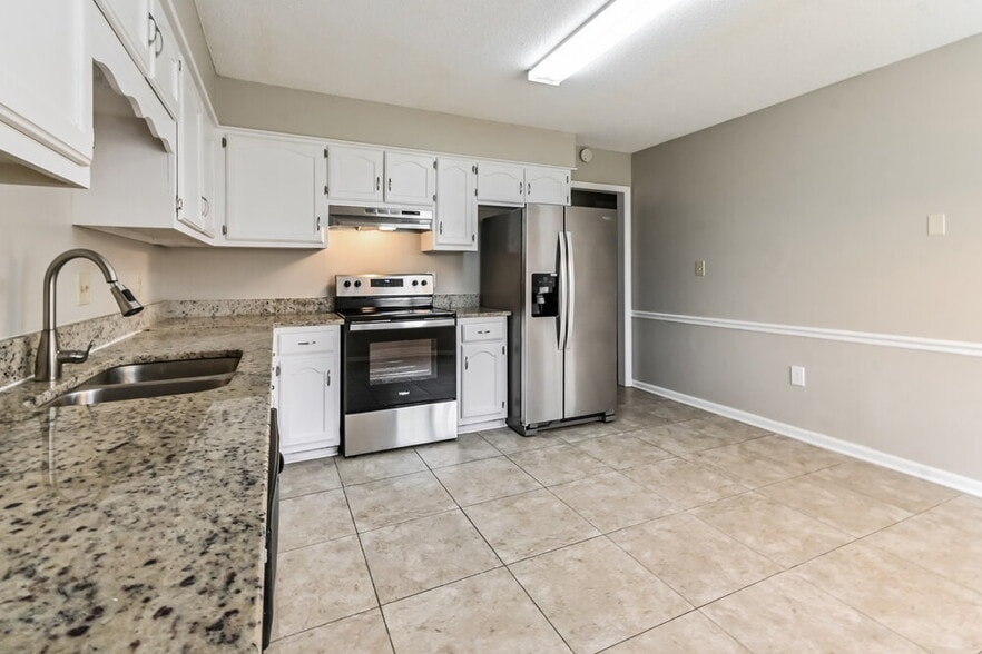 Building Photo - 5100 Barkshire Dr