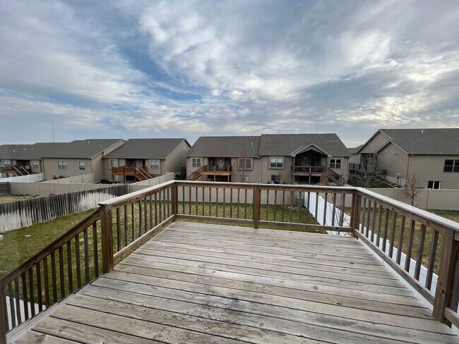 Building Photo - 7825 Yankee Woods Dr