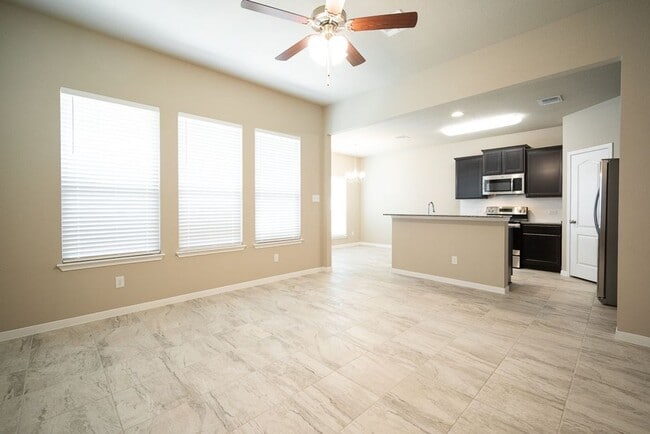 Building Photo - 3-Bedroom, 2-Bath Home in Reserve at Pea R...
