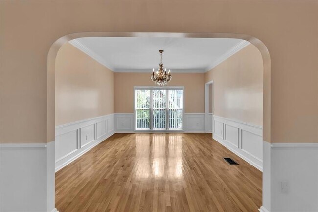 Building Photo - 915 Chipley Ct NE