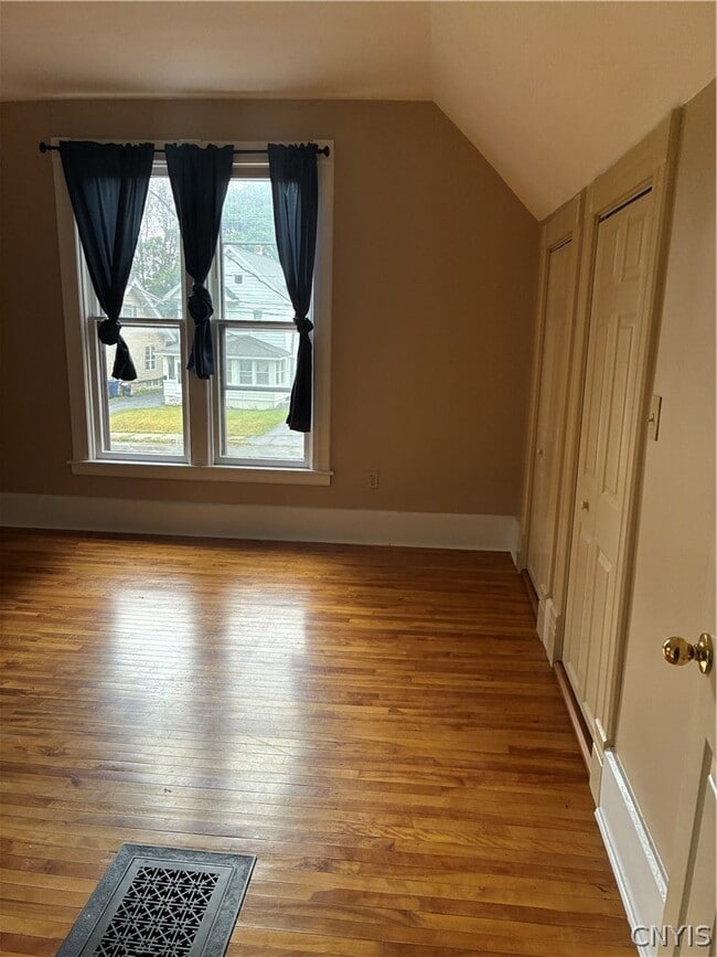 Building Photo - 864 Salt Springs Rd