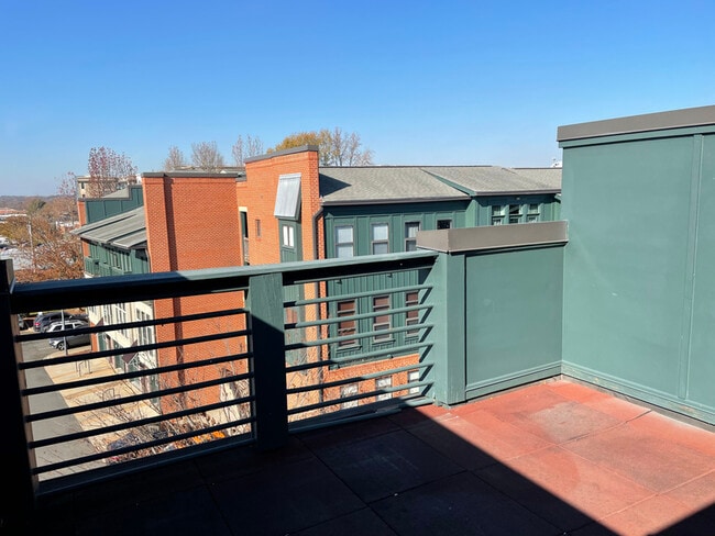 Building Photo - 566 New Bern Station Ct