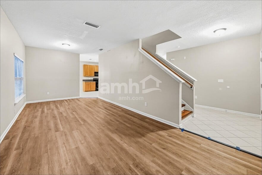 Building Photo - 1779 Ferncreek Dr