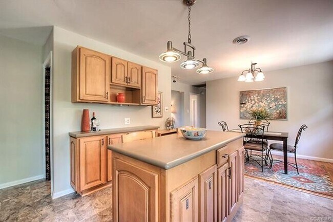 Building Photo - Spacious and Updated Home In Mechanicsville