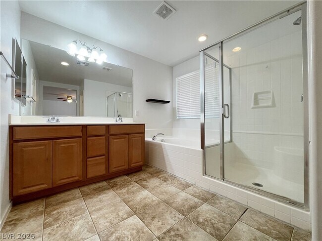 Building Photo - 7622 Jasmine Falls Dr