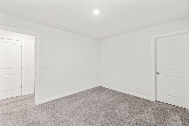 Building Photo - Beautiful 4 bedroom home in Belmont!