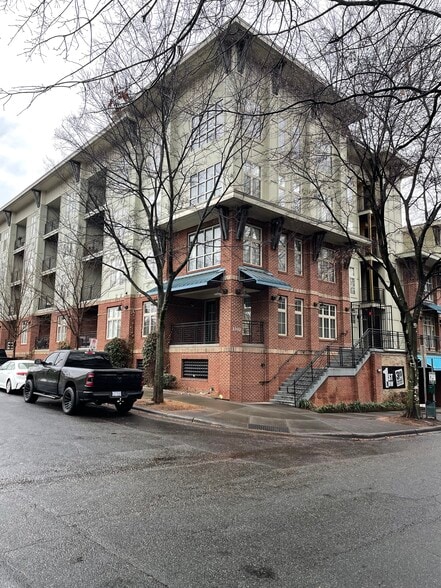 Building Photo - 1101 W 1st St