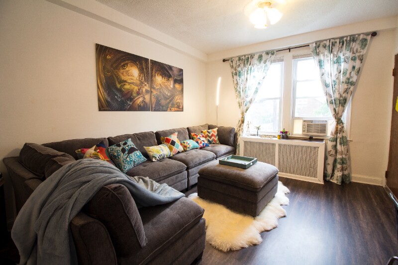 Building Photo - 2803 Q St SE