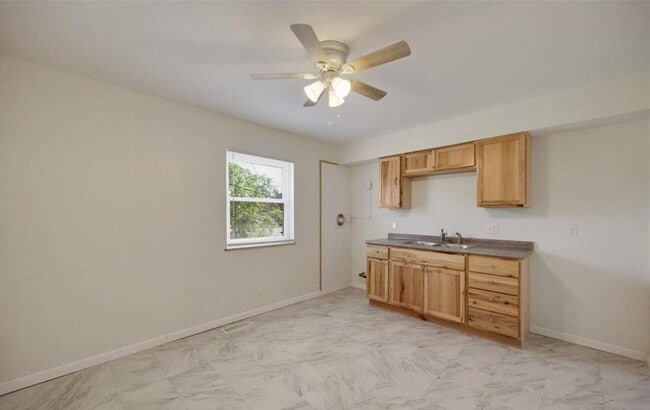 Building Photo - 6304 S Grand Blvd