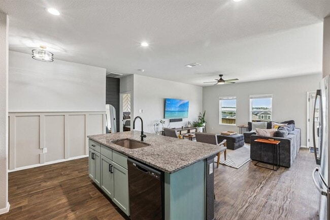 Building Photo - 11604 Comano Dr