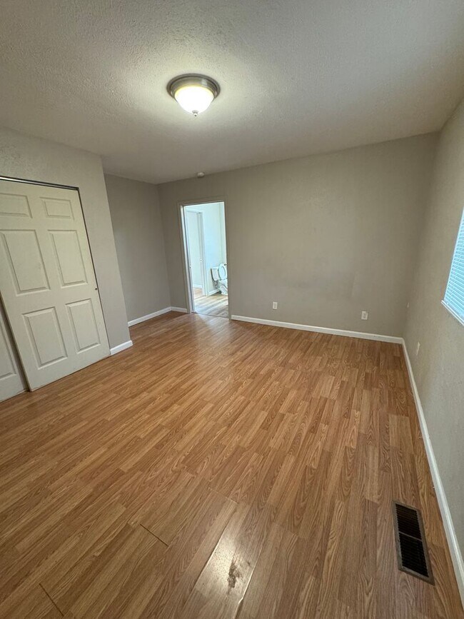 Building Photo - Newly Remodeled 2 Bedroom 1 Bath with Basement