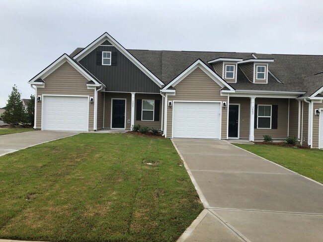 Building Photo - 2 Bed/ 2 Bath Townhome - 7 Minutes from Fort Gordon!