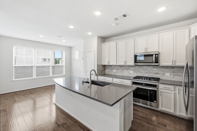 Building Photo - 3104 Roseland Terrace Ln