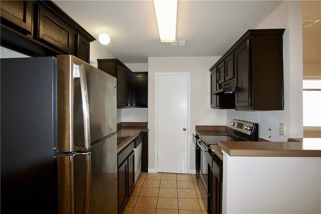 Building Photo - 4814 Walden Cir