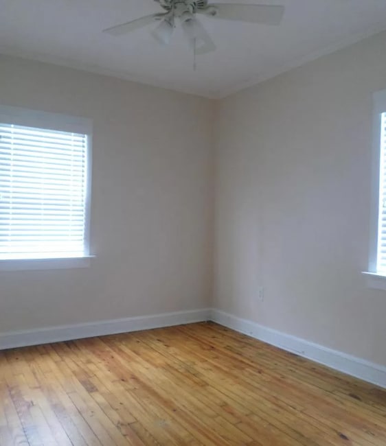 Building Photo - 311 Holly St