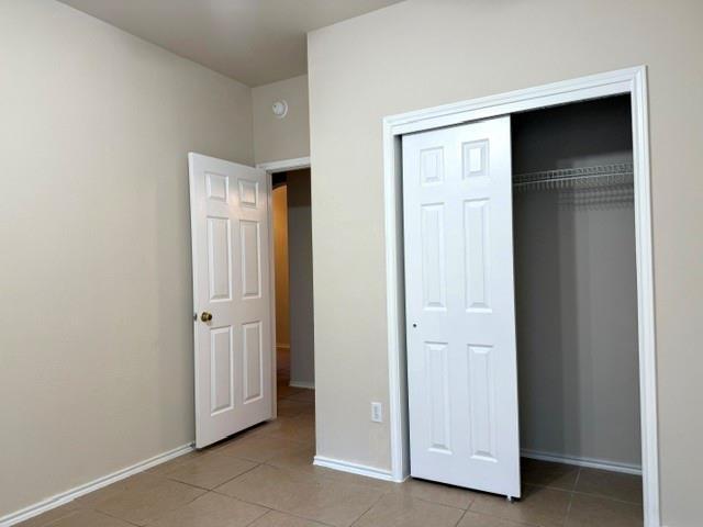 Building Photo - 908 N Creek Blvd