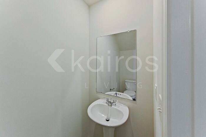 Building Photo - 1600 Forsyth St