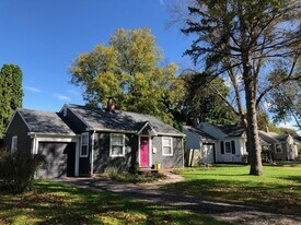 Building Photo - 1822 Vahlen St