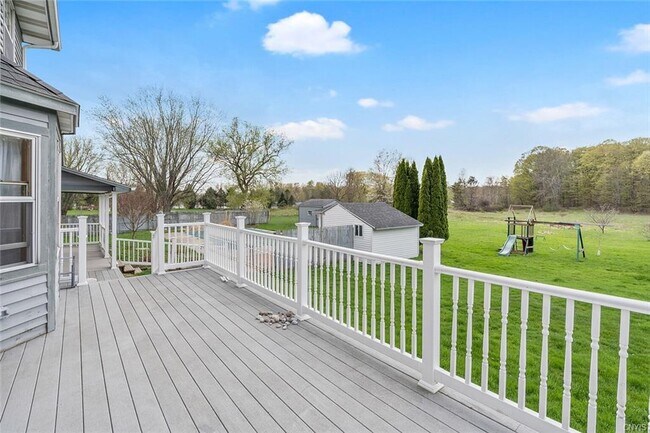 Building Photo - 199 Academy St