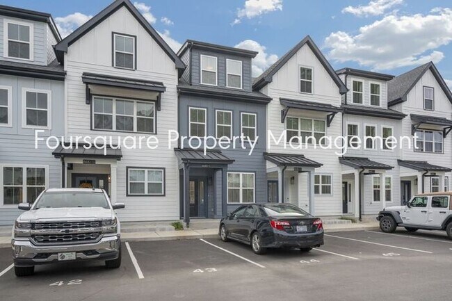 Building Photo - Modern 4-Bed / 3.5-Bath Townhome with Main Level Hard-Surface Floors , Back Patio – Easy Access t...