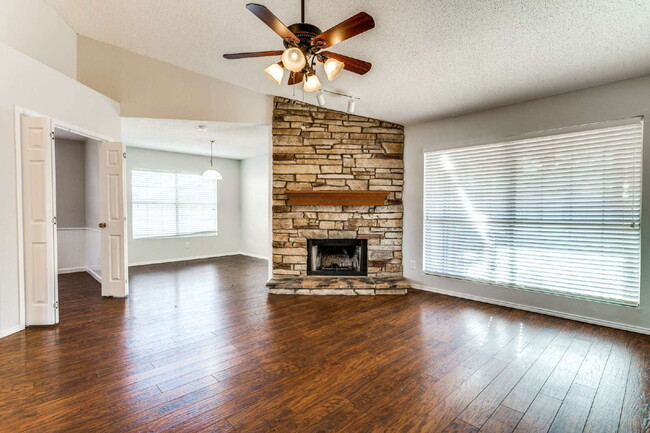 Building Photo - Cozy 3BR Located in Arlington!