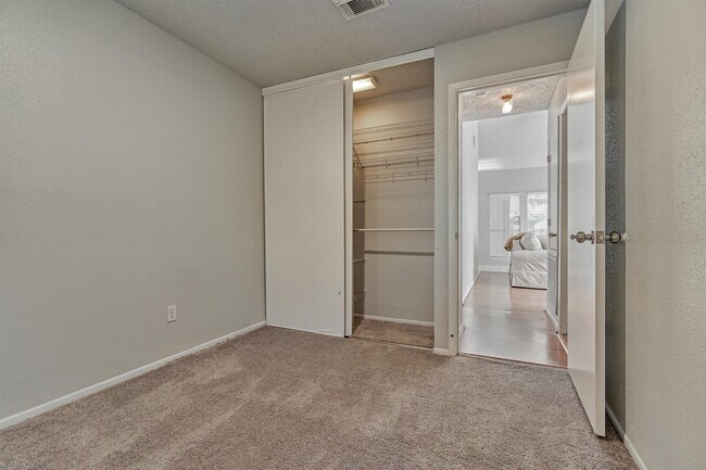 Building Photo - 23419 Summer Pine Dr