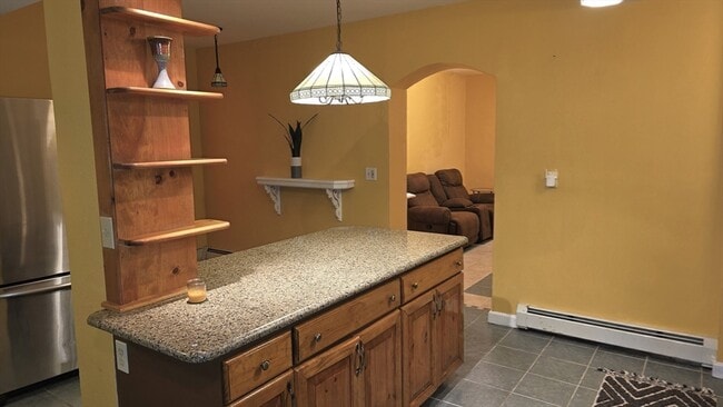 Building Photo - 85 Burlingame Rd