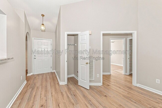 Building Photo - 201 Harvester Dr