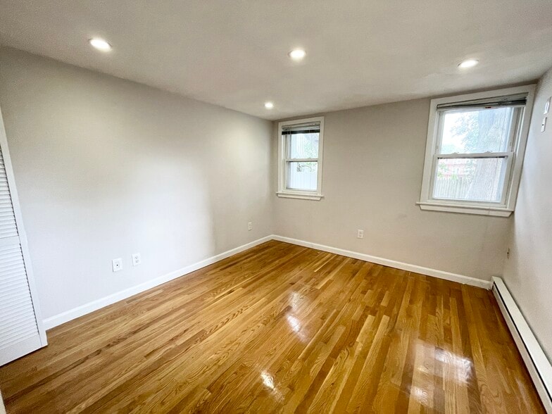 Building Photo - 130 P St