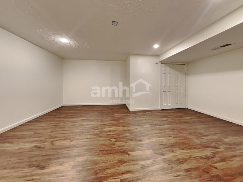 Building Photo - 5722 Jo Anne Rose Ct