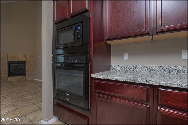 Building Photo - 6617 Berringer St