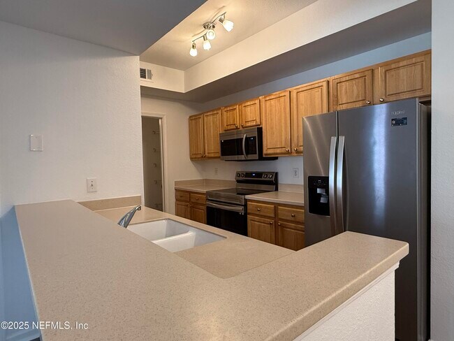 Building Photo - 10075 Gate Pkwy