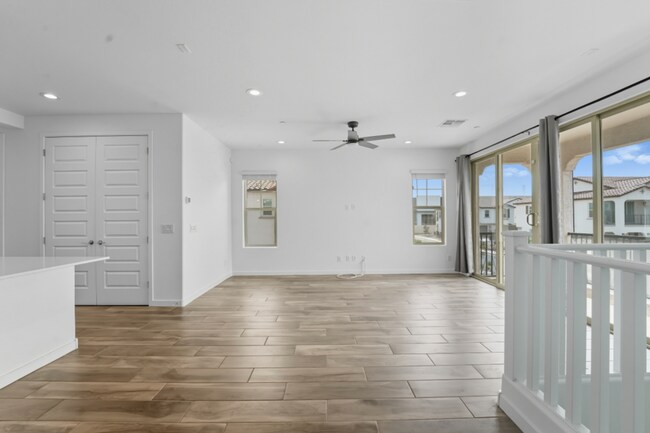 Building Photo - Like Brand New Luxurious Modern 3 Bedroom 2 Bath Townhome in Warner Meadow – Rare Rental Opportun...