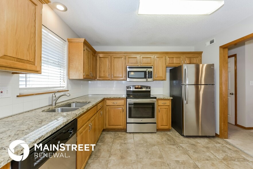 Building Photo - 1463 NW Foxboro Rd