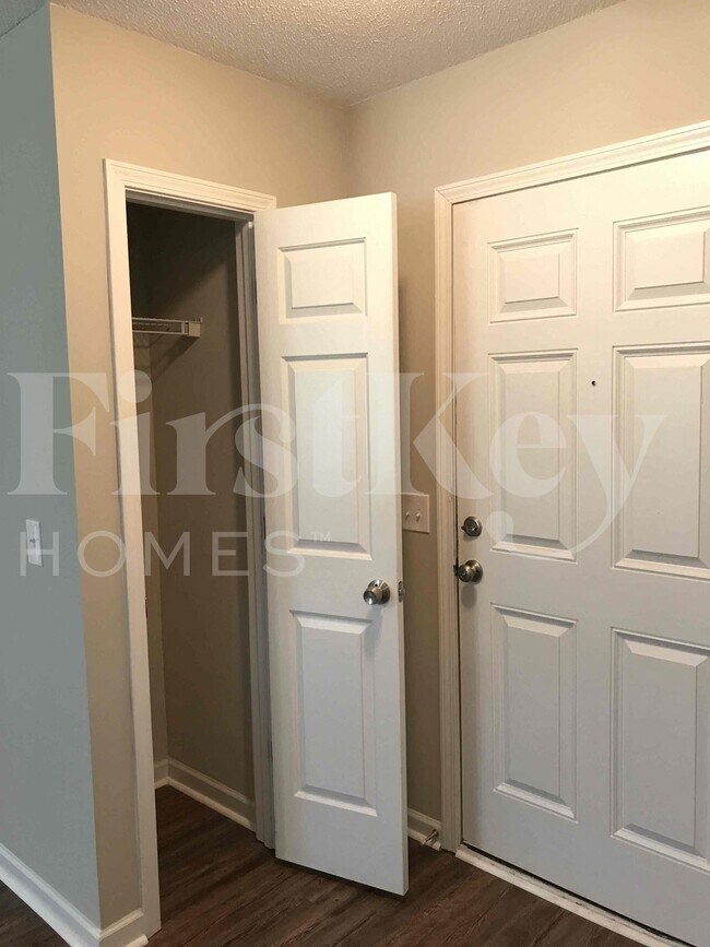 Building Photo - 120 Pointer Dr