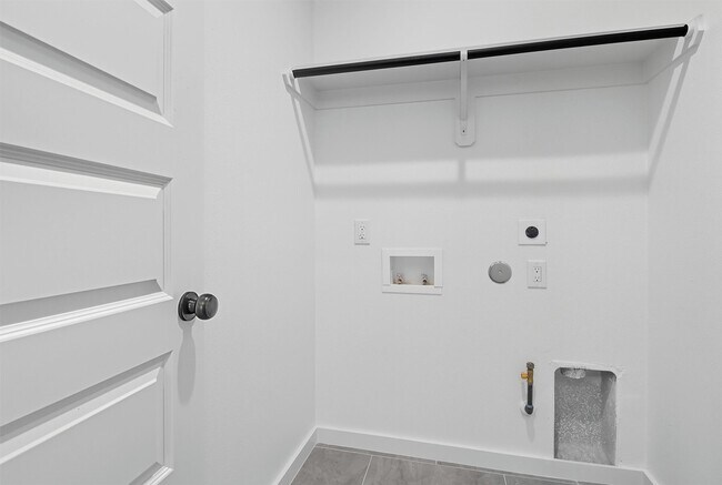 Building Photo - 2923 El Fenice Ln