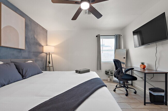 Building Photo - 2223 W Georgia Ave