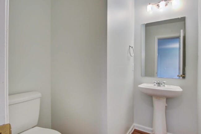 Building Photo - 138 Thistle Rd