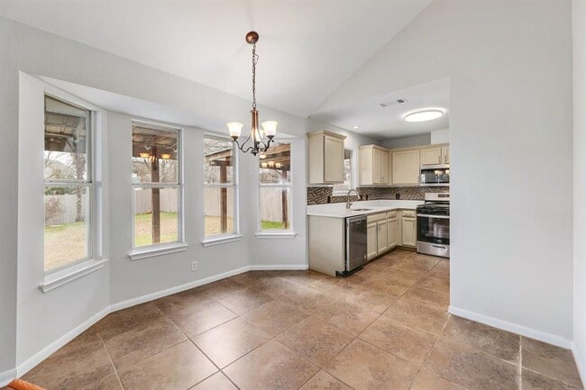 Building Photo - 214 Crystal Knoll Blvd