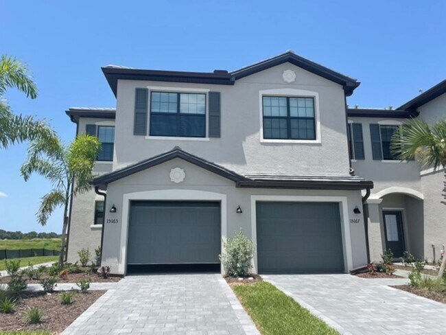Primary Photo - 3/2.5 TOWNHOUSE LORRAINE LAKES No deposit ...