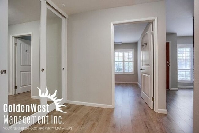 Building Photo - Upgraded 1Bdm 1Ba Condo in Beautiful Del Mar