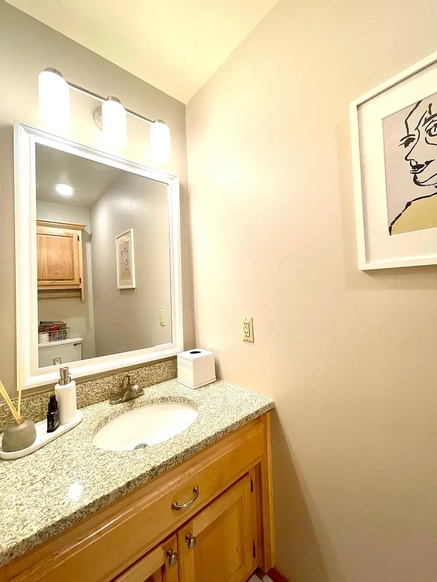 Building Photo - 3303 Prairie Rd